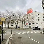 Appartamento Des Artistes, 3 Min à Pied Gare Et Centre Valenciennes